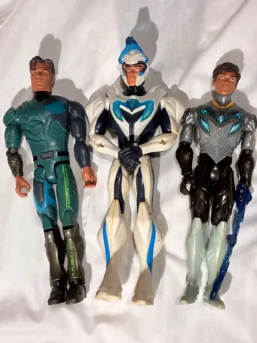 Bonecos Max steel