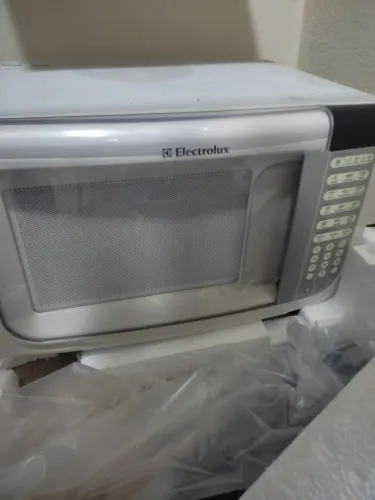 Vendo Microondas Eletrolux Usado