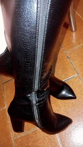 BOTA SHEIN NUNCA USADA