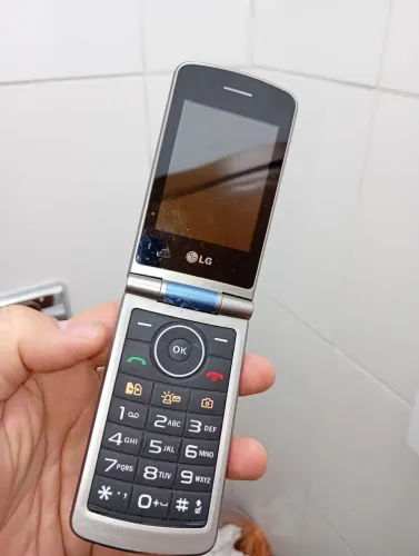 Celular LG Flip