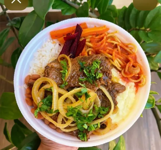 PRECISA-SE DE AUXILIAR DE COZINHA COM EXPERIÊNCIA ( DIÁRIA)
