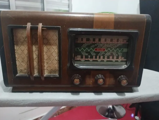 Rádio antigo silvo