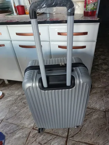 Vende - se Mala de Viagem