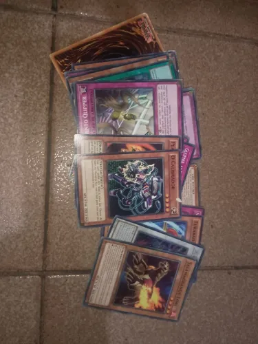 50 cartas variadas pokemon