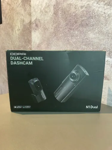 câmera veicular de canal duplo (frontal e traseira) da marca DDPAI, modelo N1 Dual.