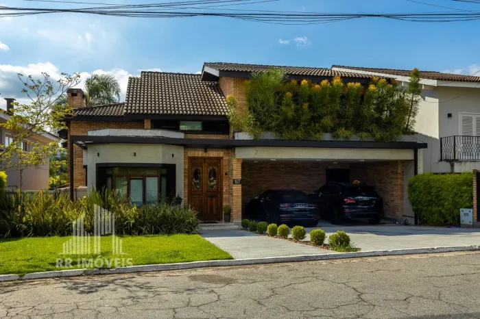 RR9519 Casa 500m² CONDOMINIO RESIDENCIAL 11 - OPORTUNIDADE - 4 Suítes 4 Vagas - Santana de