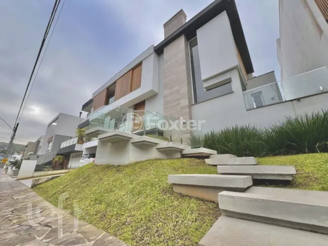 Casa em Condomínio à venda Avenida Edgar Pires de Castro, Hípica - Porto Alegre