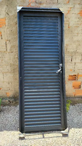 Porta laminada Preto 2,10 x 0,80m - Nova