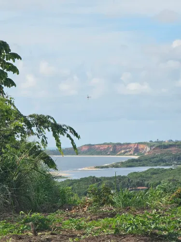 Terreno com vista para o mar
