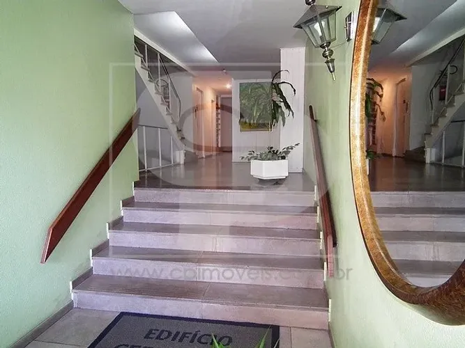 Apartamentos em Porto Alegre, no bairro Auxiliadora, à venda.