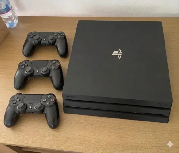 Playstation 4 Pro - Usado 3 controles