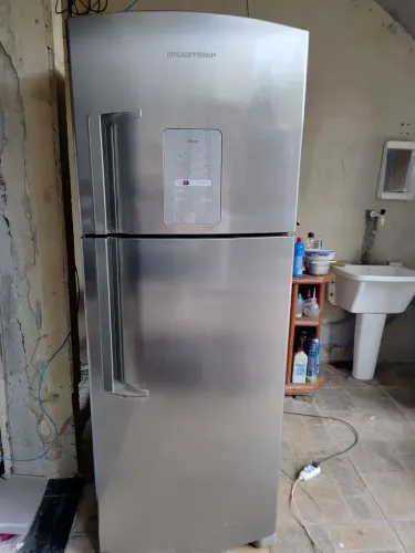 Vendo por motivos de mudança, geladeira brastemp frosfree 430L possibilidade entrega ecar