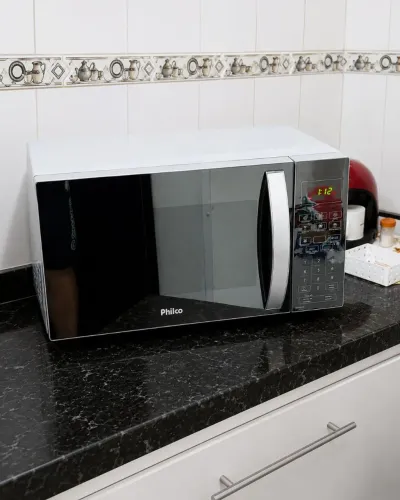 OPORTUNIDADE | MICRO-ONDAS PHILCO 28L 220V | SEMI NOVO | ESPELHADO | APENAS R$ 240!