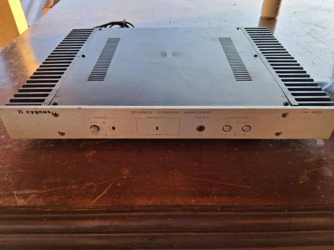 Amplificador PA 400 funcionando perfeitamente