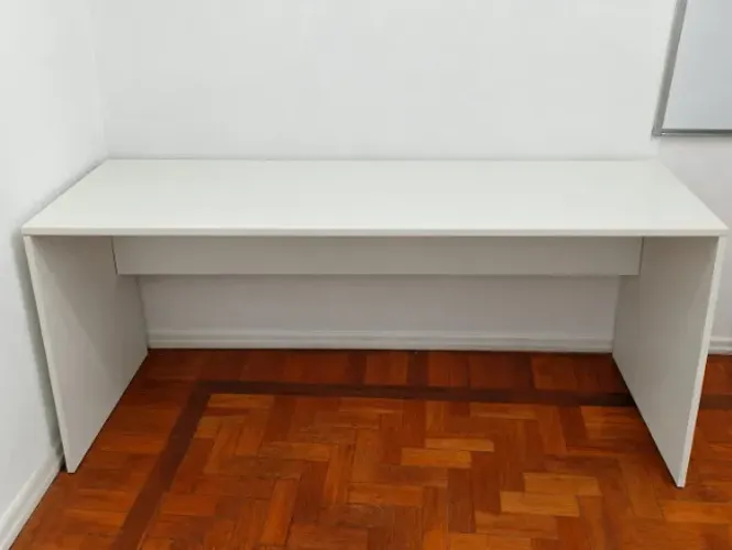 Título: Mesa para Computador / Escritório
