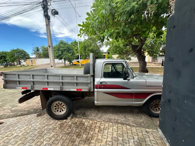 Ford F-1000 S. S. Diesel / S.s. Diesel Turbo 1985