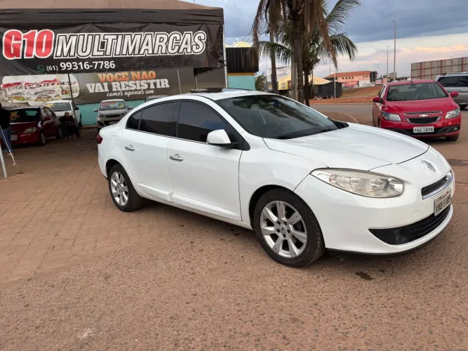 Renault Fluence Sedan Privilège 2.0 16V Flex AUT 2014