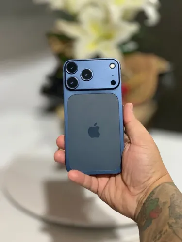 iPhone XR 17 Pro