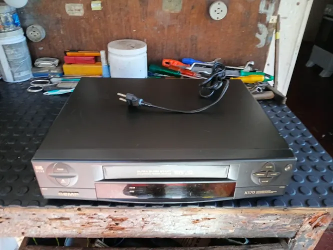 Videocassete semp muito conservado bivolt