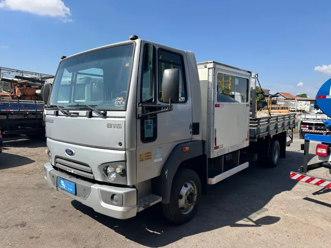 FORD CARGO 816 2017 MÓDULO 8 PASSAGEIROS 