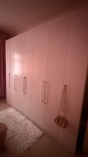 Guarda Roupa 7 portas.