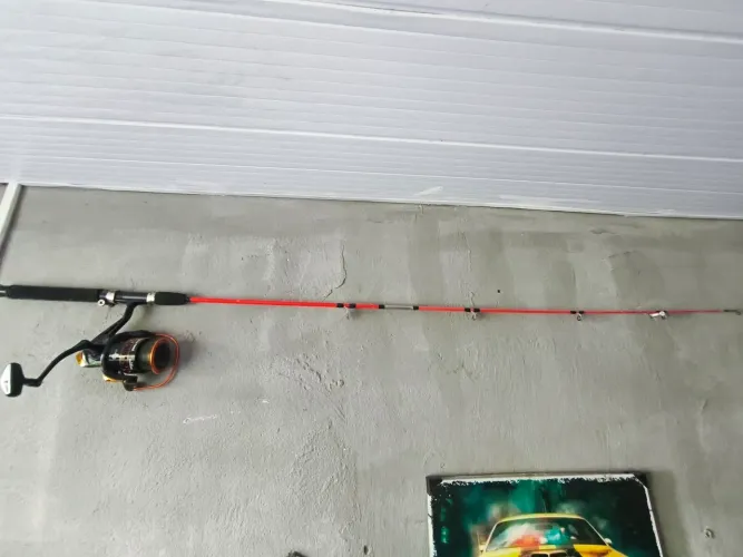 Vara de pesca + molinete 