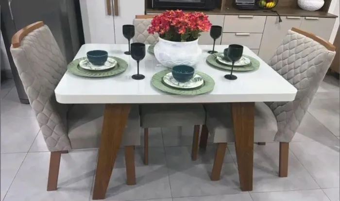 Mesa de jantar 4 cadeiras Perlla MDF