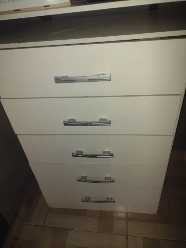 Cômoda de 5 gavetas
