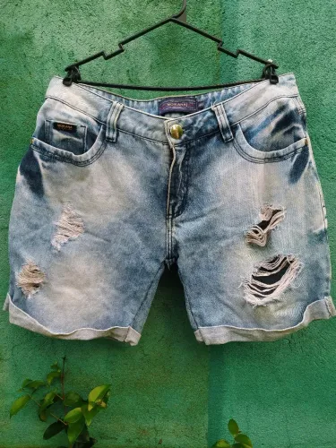 Bermuda feminina unissex jeans semi nova brechó desapego tamanho 40 jeans destroyed