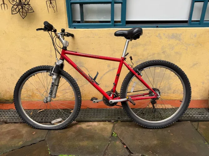 Bicicleta Specialized Rockhopper Aro 26