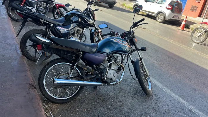 CG 125 Ano 99 / Doc 2026 na mão