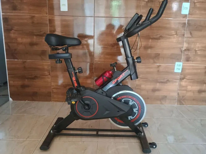 Bicicleta Ergométrica Usada - Ótima para Exercícios em Casa!