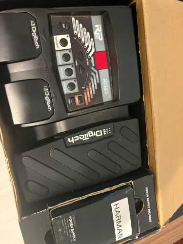 Pedaleira Digitech RP90
