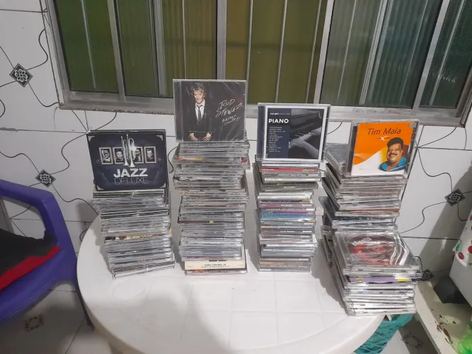 VENDO CD/ DVD CONSERVADO E LACRADO: MPB,DANCE, FLASH BACK, JAZZ,BLUE, SOUL,FILMES,ORQUESTA