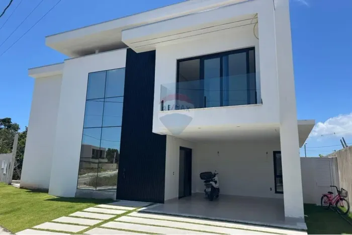 Casa nova com 4 suítes e piscina no condomínio Residencial Gaudí Porto Seguro Bahia