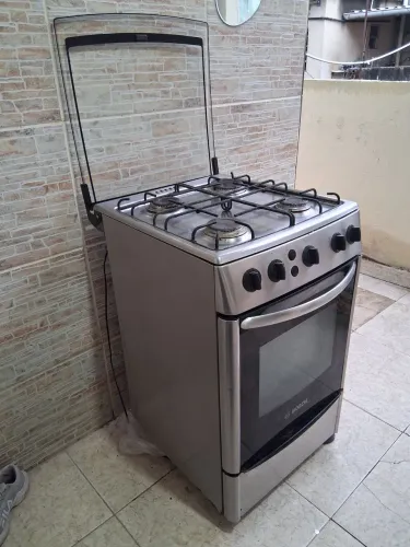 Fogão 4 bocas   bom 