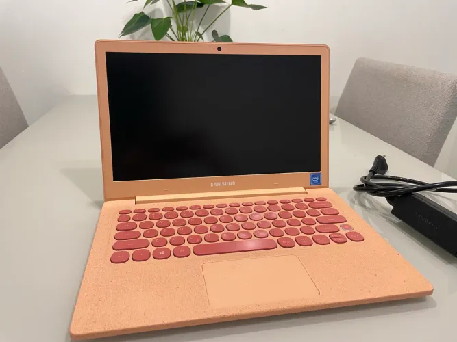 Notebook Samsung Book F30 Rosa - Estado Impecável