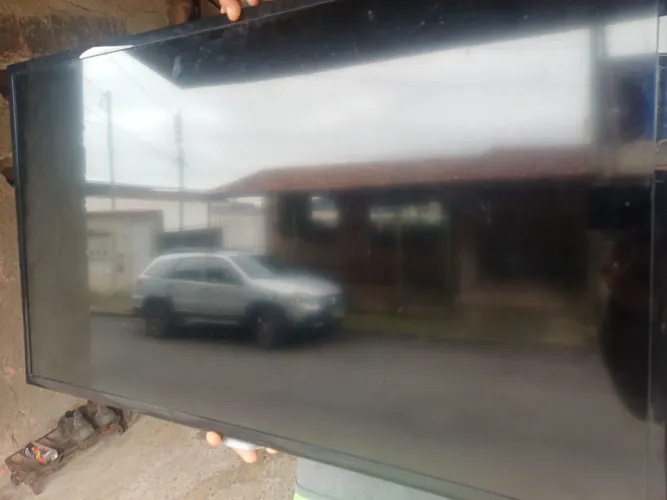 Vendo TV estragada 