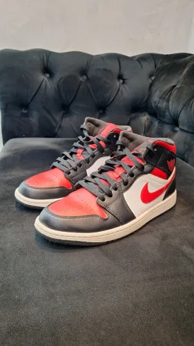 AIR JORDAN 1 RETRO HIGH