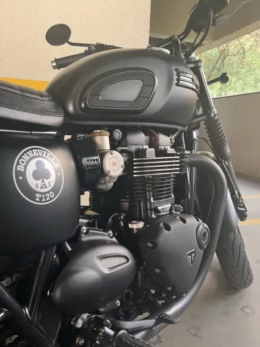 Triumph Bonneville T120 ACE 2020