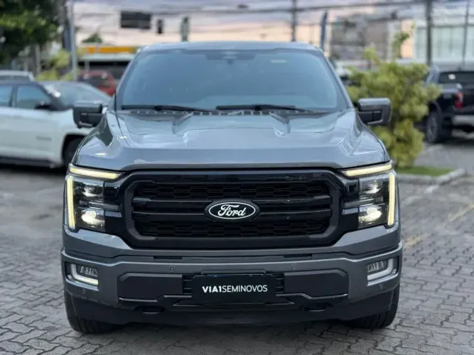 Ford F-150 Lariat Black 4X4 5.0 V8 2024