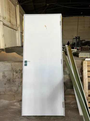 Kit Porta Pronta de PVC Branca com Fechadura - Seminovo