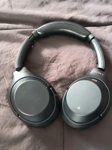 Headphone
