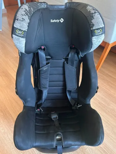 Cadeira Safety 1st com isofix