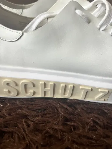 Tênis Schütz