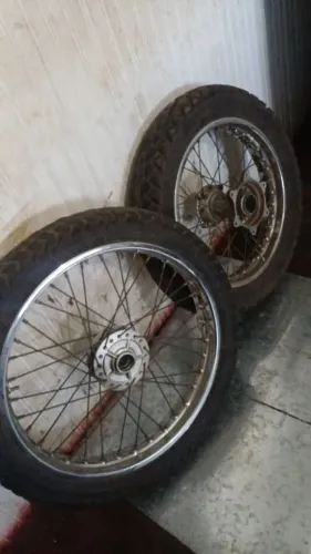Rodas da Bros 160 2025 freio a disco nas duas rodas