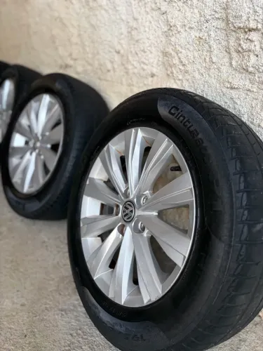 Rodas VW originais aro 15