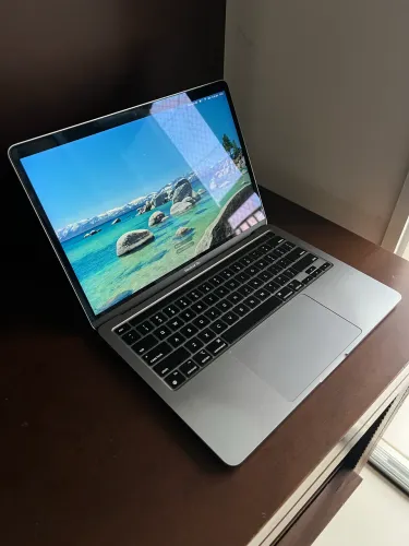 MacBook Pro M2 - 8GB RAM | 256GB SSD
