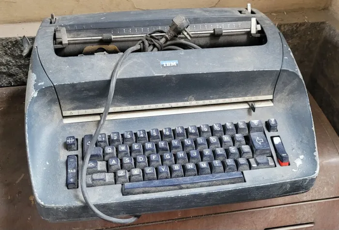 Máquina de Escrever elétrica IBM