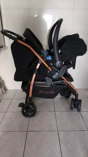 Carrinho e Bebê conforto Burigotto
